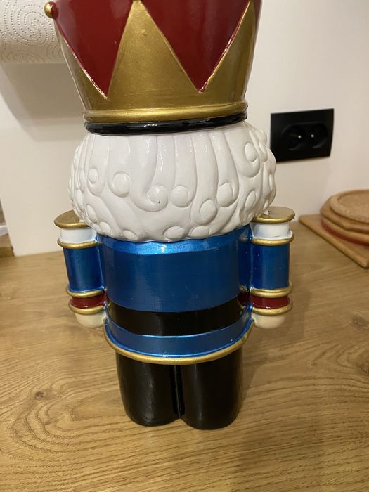 Swiateczna Figurka ceramiczna wysokosc 27 cm