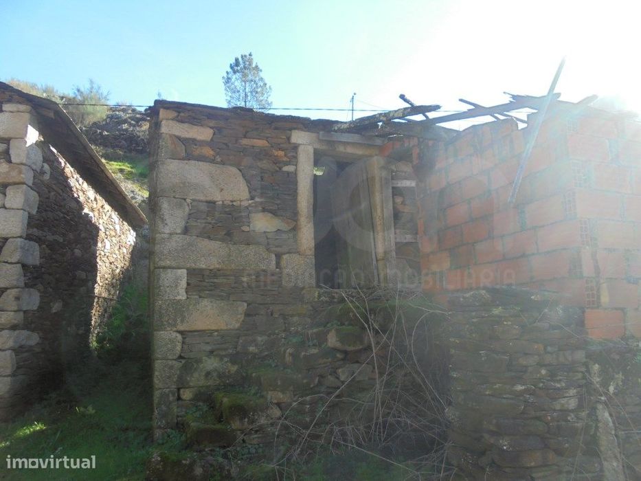 Casa para restauro em Arouca