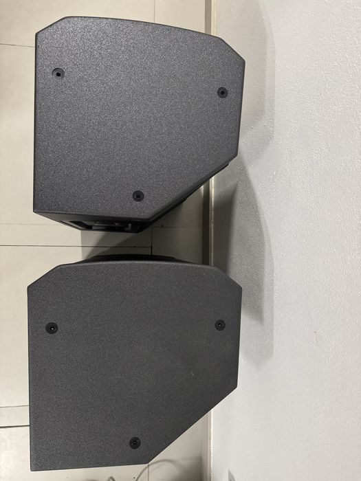 2 colunas Electro-Voice EKX 12p + Capas