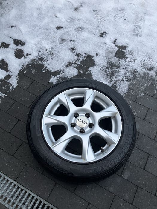 4 felgi Aluminiowe 15 + opony zimowe (toyota)