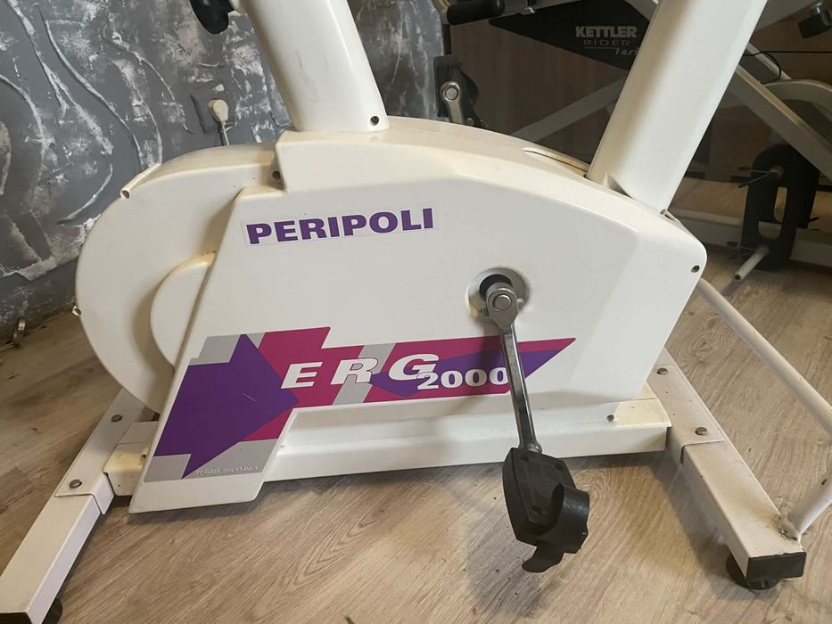 stacjonarny rower treningowy marki Peripoli model Erg 200.