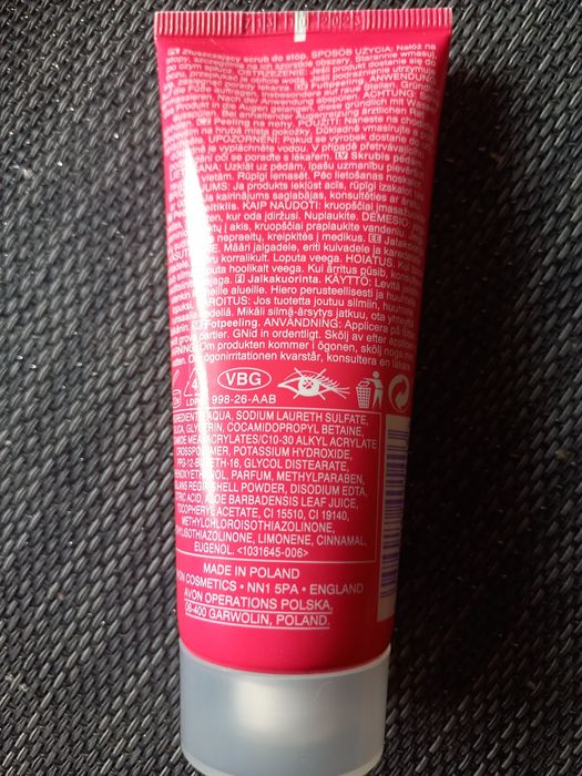 Złuszczający scrub do stóp 75 ml Avon  cynamon i pomarańcza