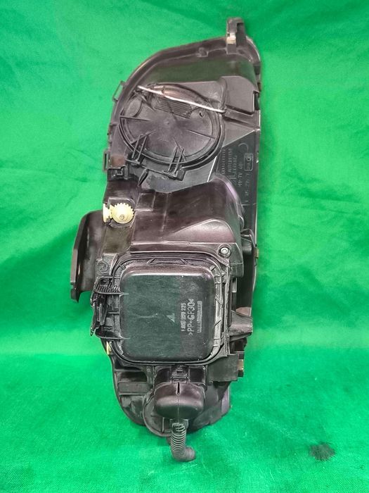 Ótica / Farol Esquerdo AUDI A3 Sportback 8P0941003L (OEM) | 0301206601 (OEM)