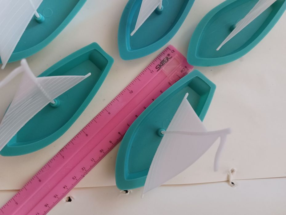 Парусник -яхта, игрушка СССР новые, пять штук 130 гр..