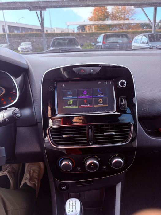 Renault clio - limited