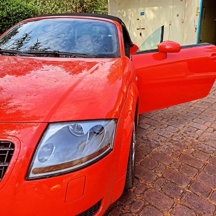 polerowanie reflektorów z dojazdem , pranie tapicerki,  OZONOWANIE