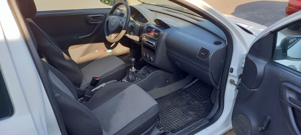 Opel Corsa C 1.2 Twinport 80 km 2006 r. Z HAKIEM
