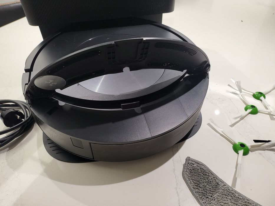 Aspirador iRobot Roomba J7+
