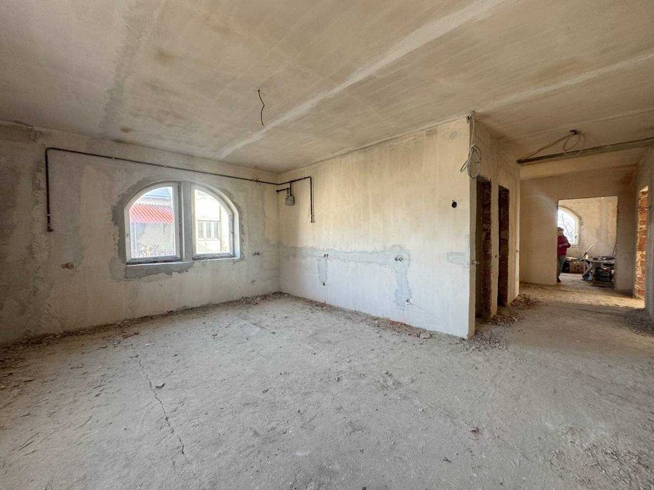 Простора трійка за доступною ціною в будинку клубного типу!!!