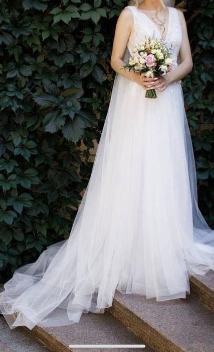 Продам весільну сукню