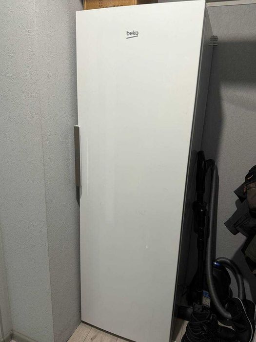 Морозильна камера Beko, No Frost
