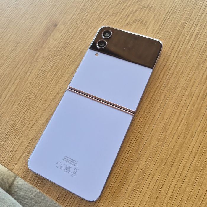 Samsung Galaxy Z Flip4