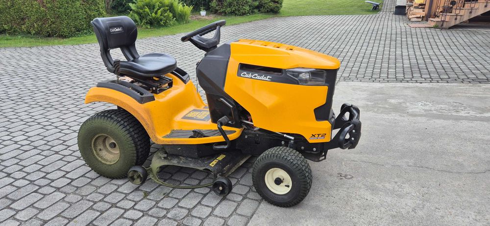 traktor ogrodowy Cub Cadet XT2
