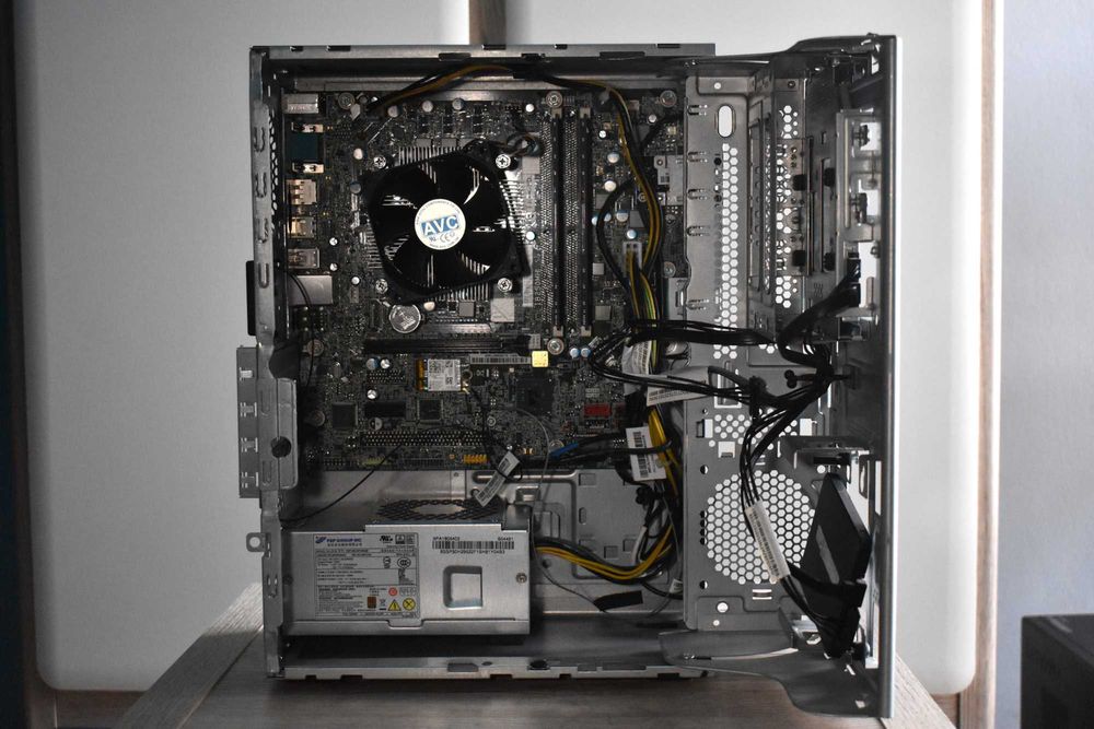 Lenovo | Intel i3-7100 | 16GB RAM | SSD | Komputer | Serwer | Homelab