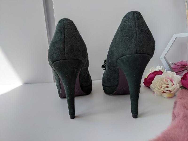 Елегантні замшеві туфлі 5th avenue зелені натуральна шкіра з квіткою