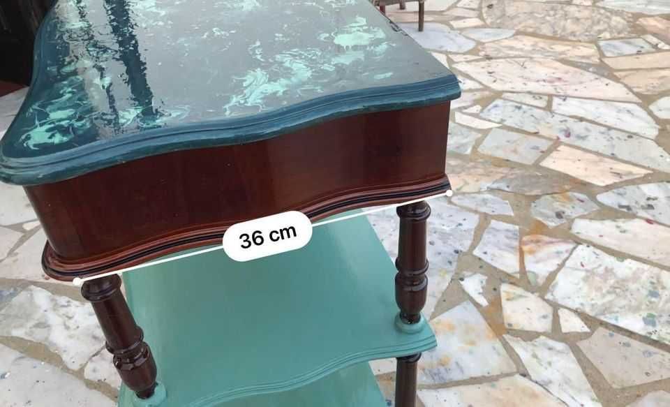 Mesa de apoio, com duas prateleiras, medidas nas fotos