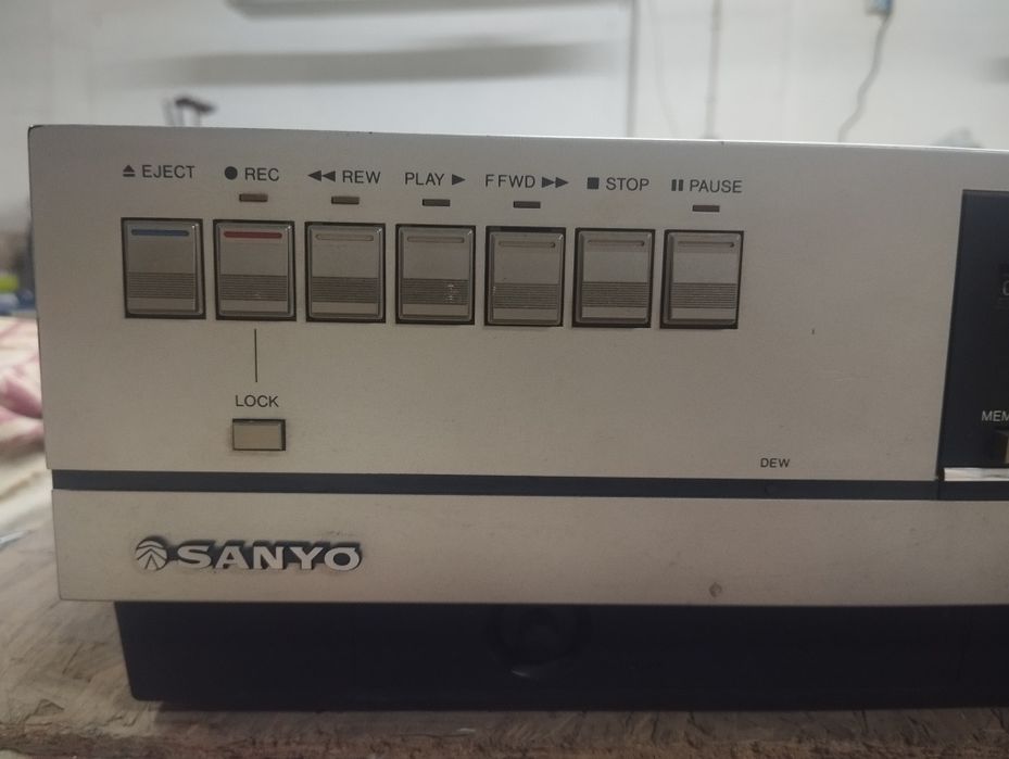 Video gravador Beta. Sanyo VTC 5300p