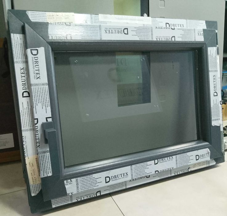 okno IGLO 5 CLASSIC 83X61 UR prawe antracyt obustronny, WYSYŁKA 24H