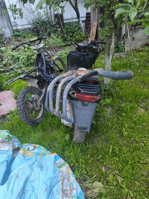Продам ціліком    Suzuki gsx550 x moto