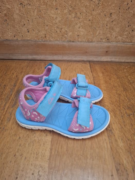 Босоножки Clarks на девочку разм.26 по стельке 16.5 см