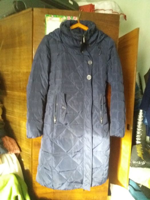 Красивое балоневое демосезонное пальто