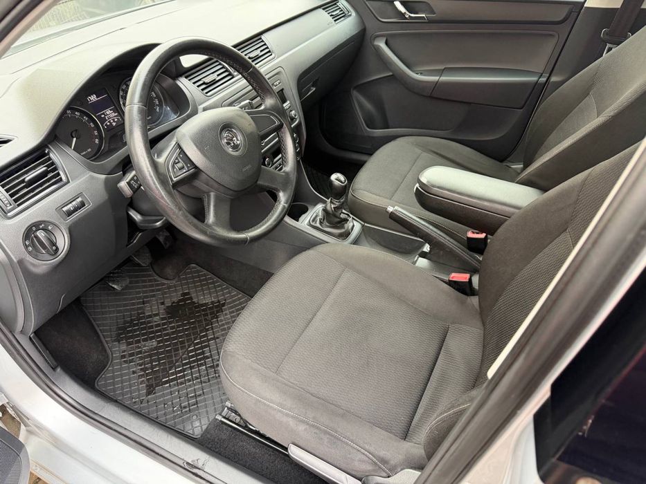 Продам Skoda Rapid 2013