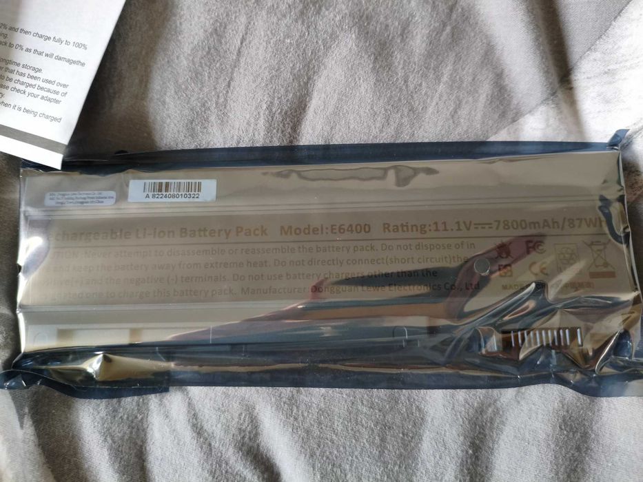 Akumulator(Li-ion). 
Model: E6400
Parametry 11.1V, 7800mAh/87Wh