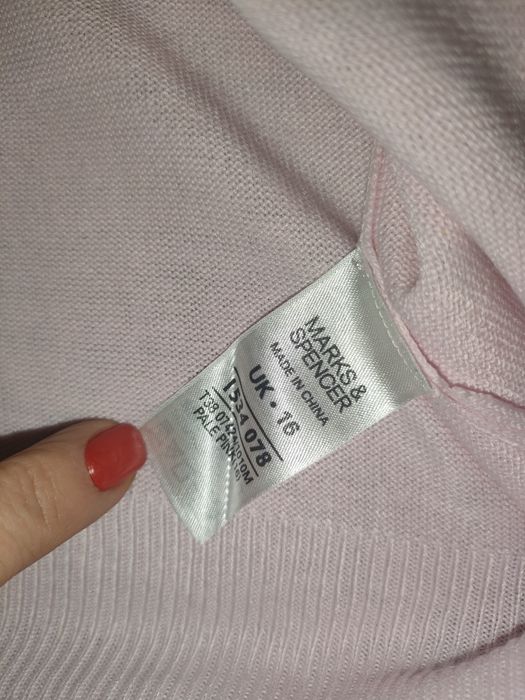 Pudrowy róż sweterek z długim rękawem Marks & Spencer