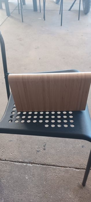 Porta Revistas em Madeira Ikeia