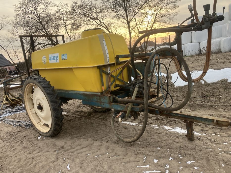 Opryskiwacz ciągany 2400l 16m allaeys hardi amazone vicon