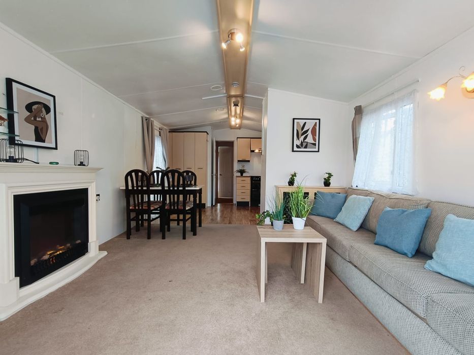 Domek mieszkalny BK Lulworth Całoroczny 12.0x3.7. 2 syp  TRANSPORT