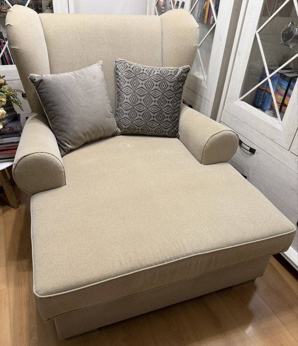 Szezlong kolor piaskowy jak nowy