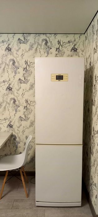 1 квартира вул.Запорізька Є ліжко та диван Новобудова