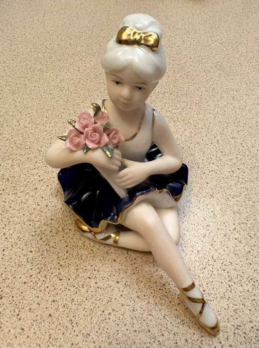 Статуетка «Балерина з букетом квітів»