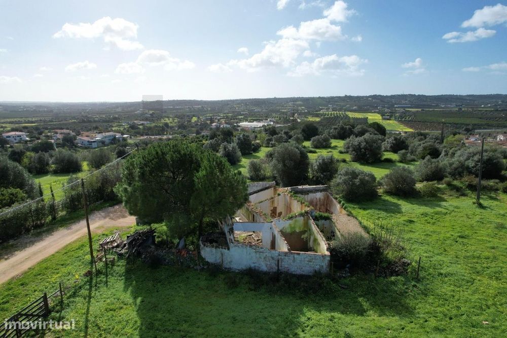 Silves – Poço Barreto | Moradia isolada T2 para reconstrução | Constru
