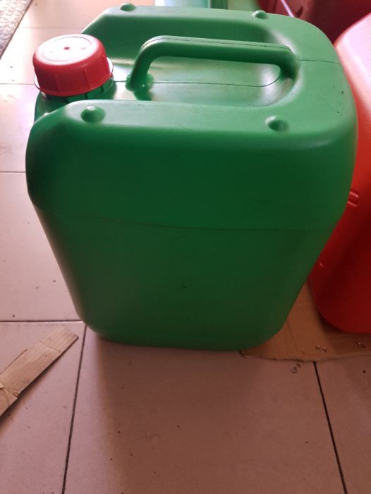 Jerrican para Combustível 20 Litros 15 CADA ( tenho varios a escolha )