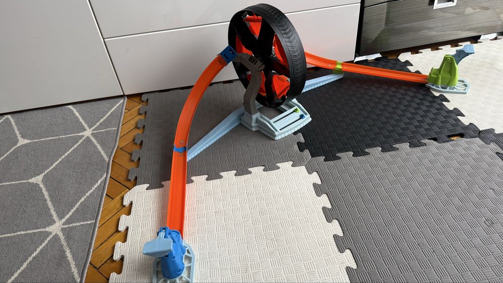 Трек hot wheels