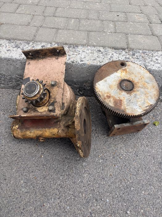 Кутовий редуктор/ Станочний вал