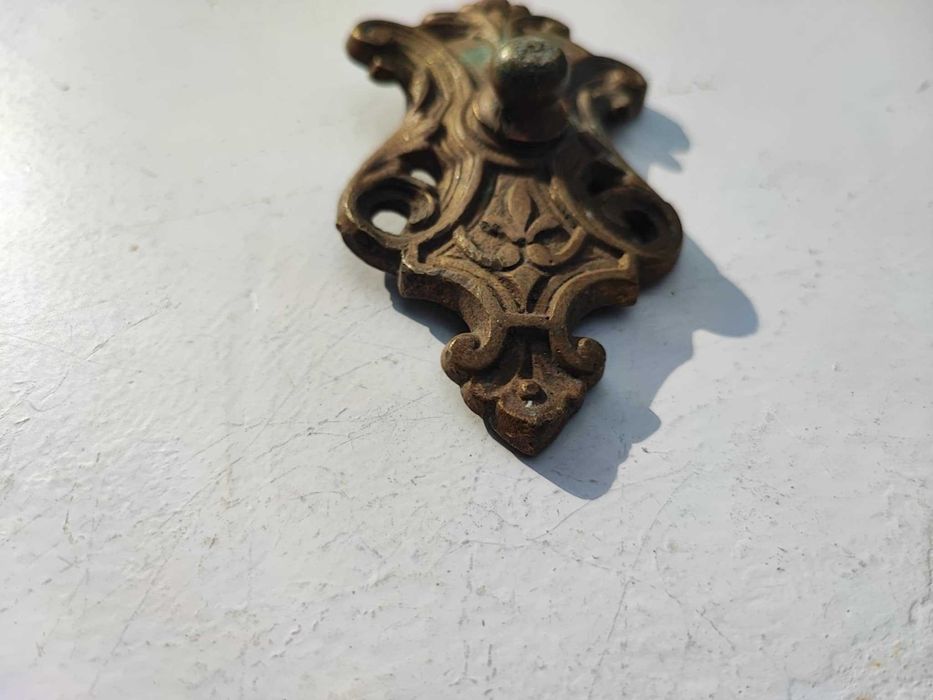 Przedwojenny mosiężny szyld,uchwyt do mebel,komoda
