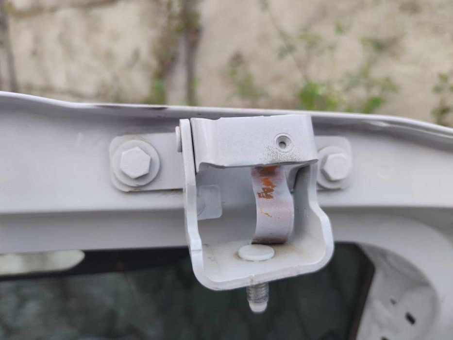 Кріплення (петлі) задньої кришки багажника Mini Countryman R60