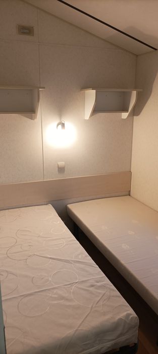 Casa móvel com três quartos no Funchalinho, Caparica.