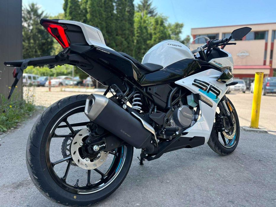 Мотоцикл CFMOTO 300SR