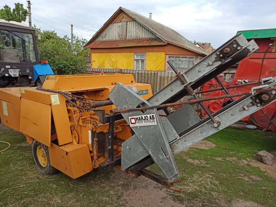 Прес підбирач Rivirre casalis