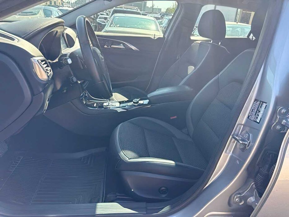 INFINITI QX30 Luxe      2019