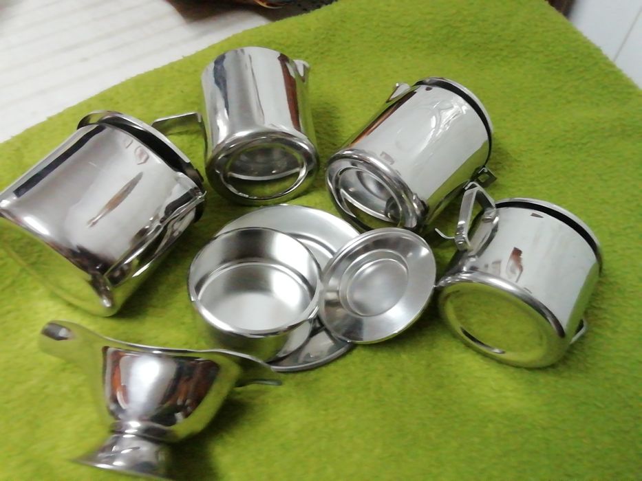 Serviço de inox novo