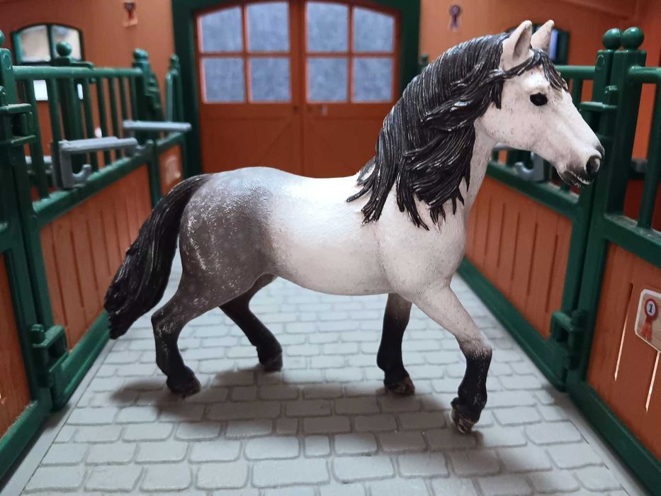 Schleich, brinquedos