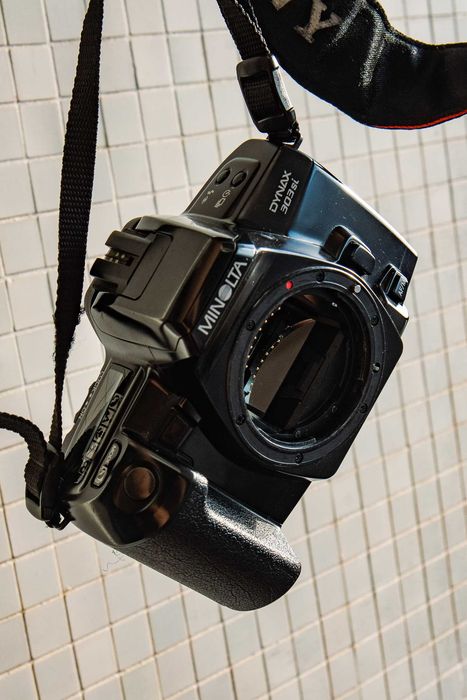 Minolta Dynax 303si (Avariado)