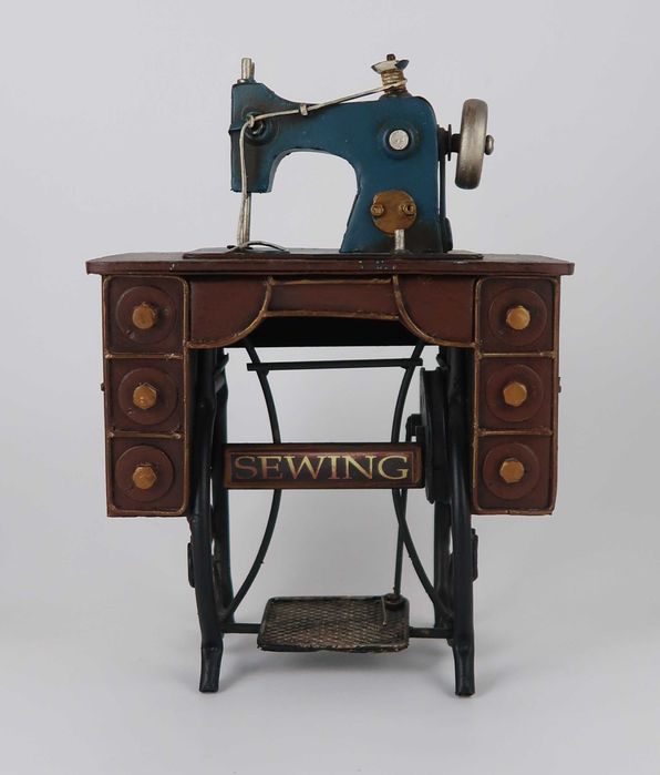 Maquina de costura miniatura em metal