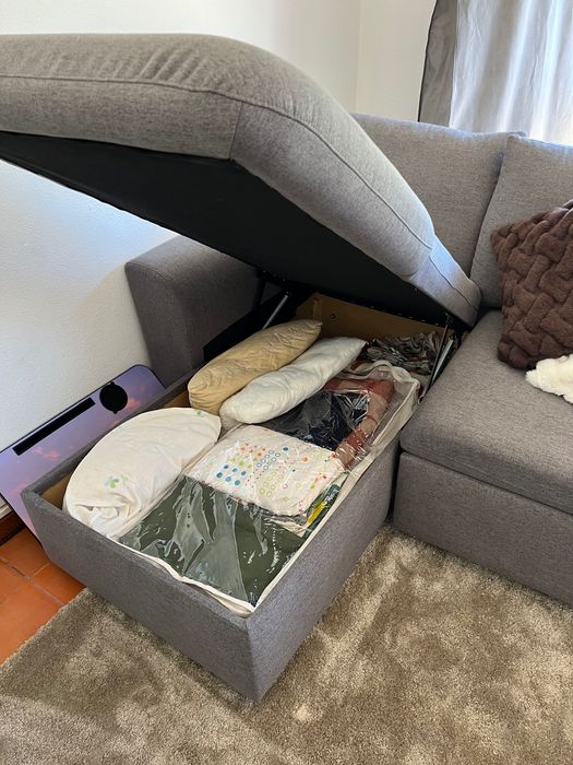 Sofá cama com baú de arrumação COMO NOVO