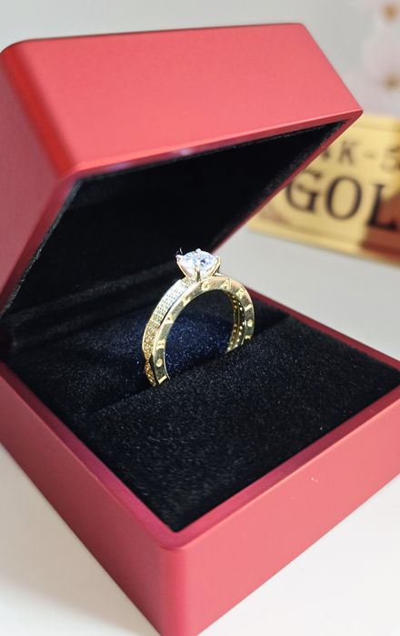 Pudełko na pierścionek z diodą led